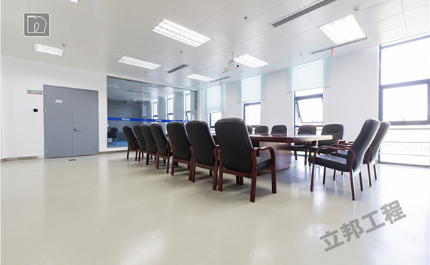 自流平地坪漆防水、防滑、防潮嗎?