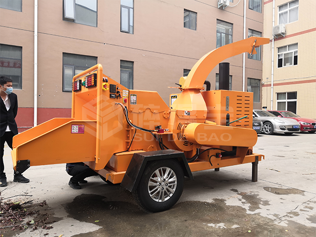 園林垃圾要回收利用需要用到樹枝粉碎機(jī)